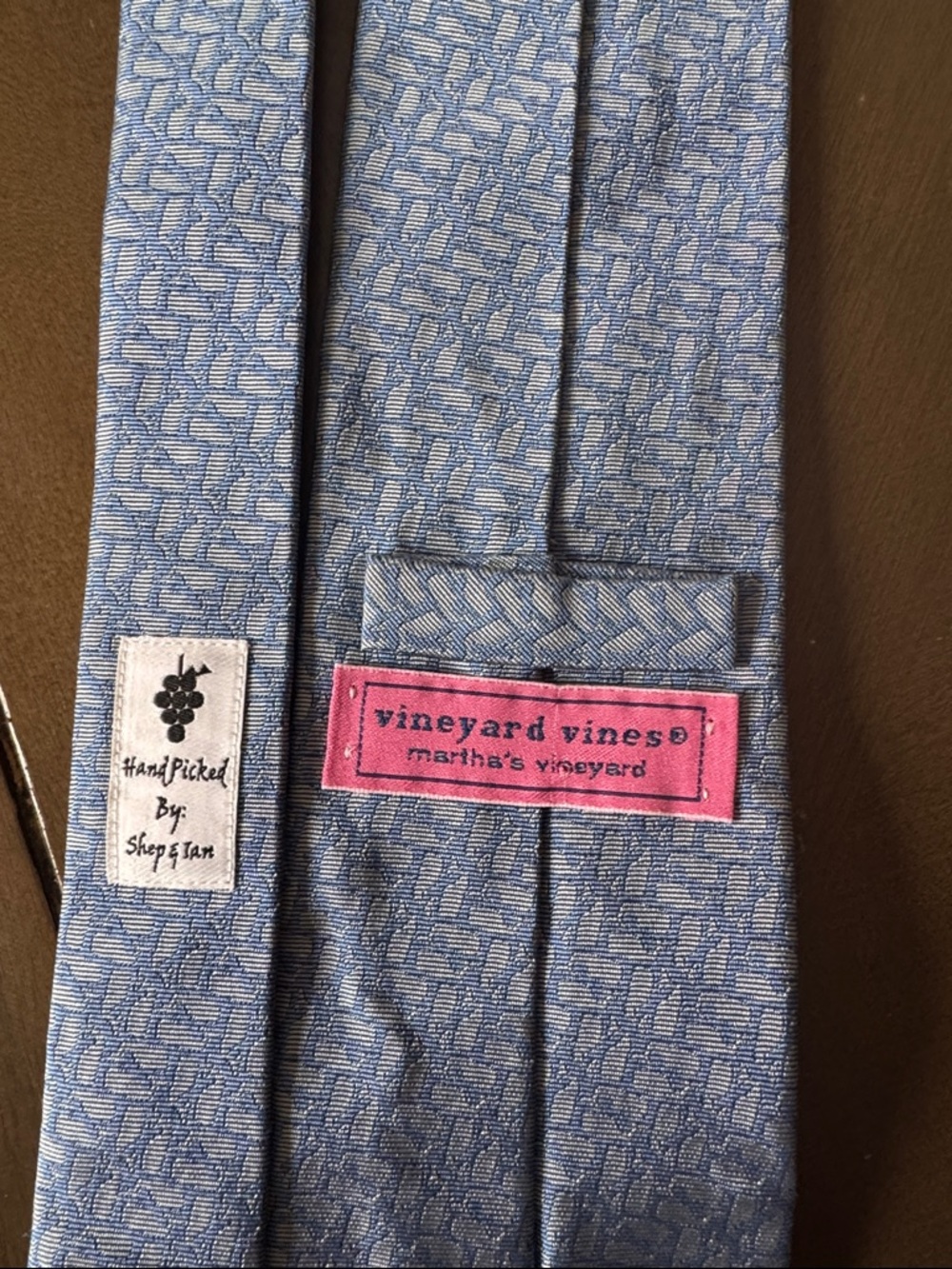 Vineyard Vines Light Blue Textured Silk Tie with Pink Label
